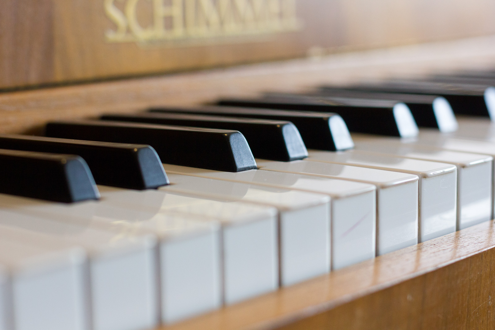 Klavierunterricht Mettmann: Nahansicht der Klavier-Tasten